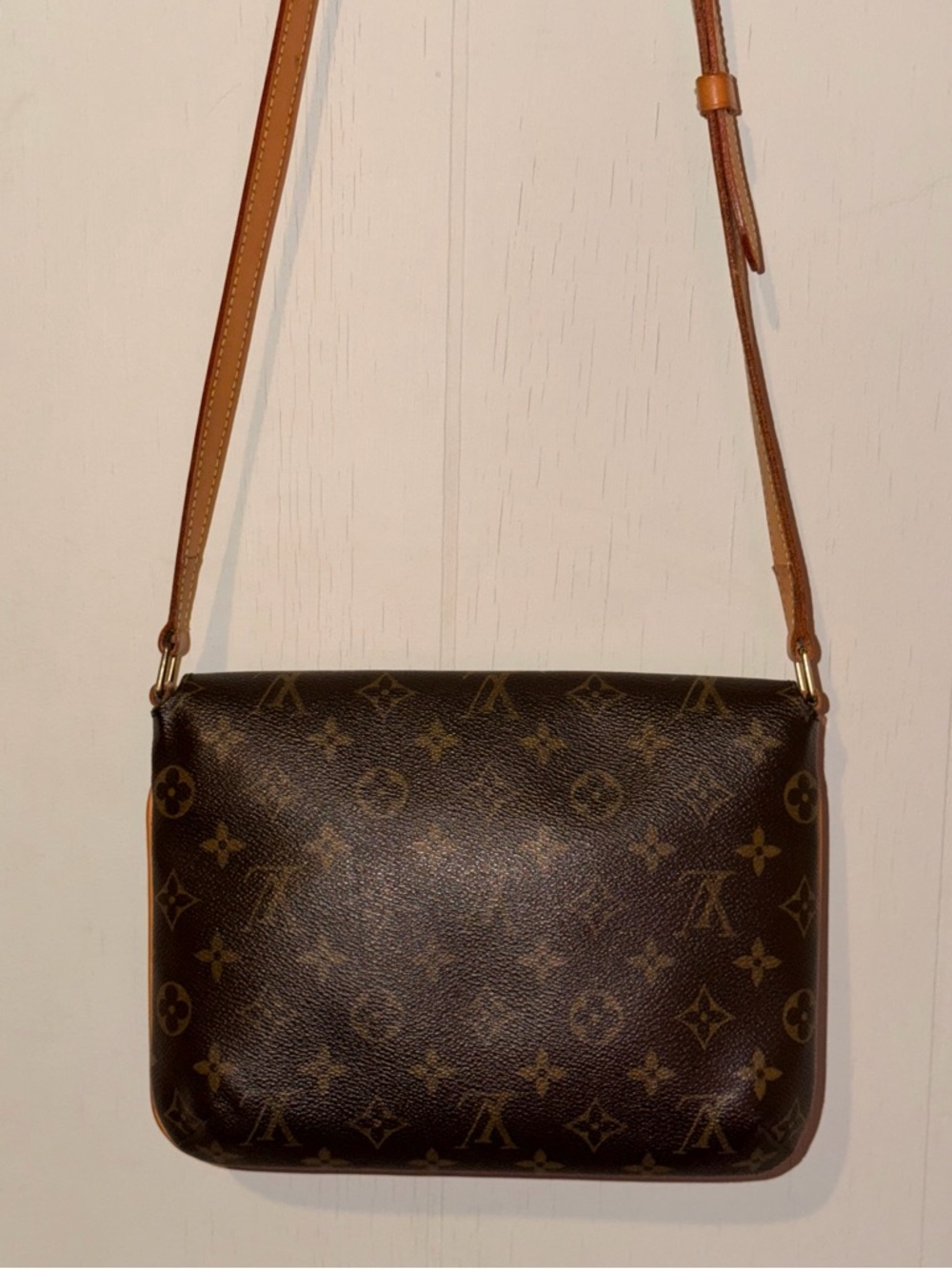 Louis Vuitton Vintage Monogram Crossbody Bag - Picture 7 of 14